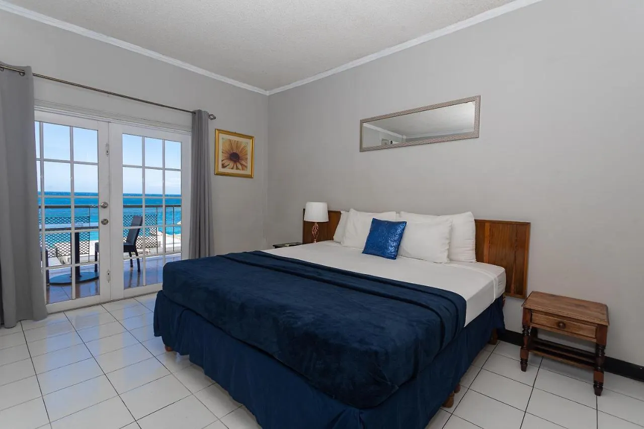 Caribic House Otel Montego Bay 2*,