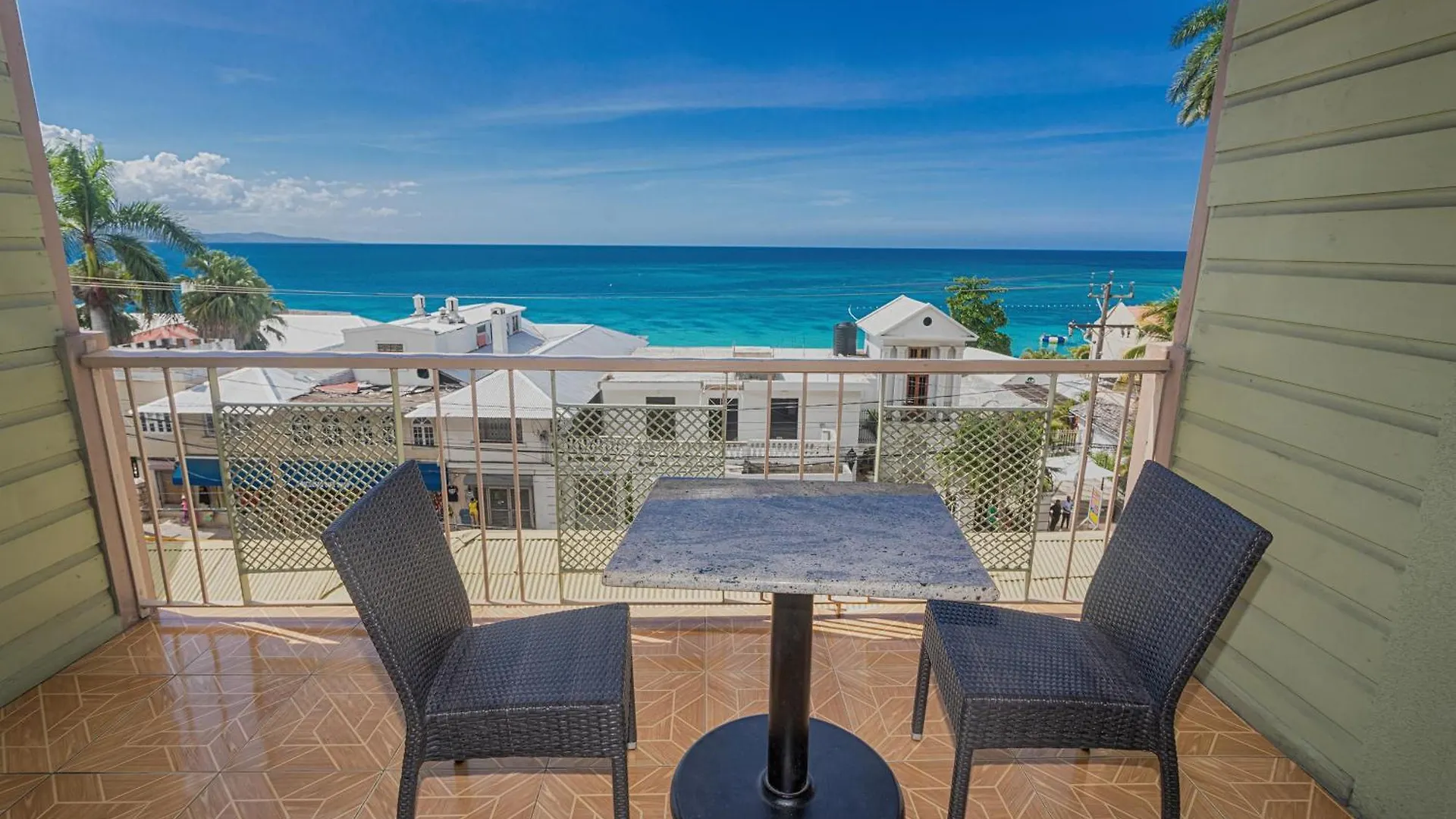 Caribic House Otel Montego Bay 2*,  Jamaika
