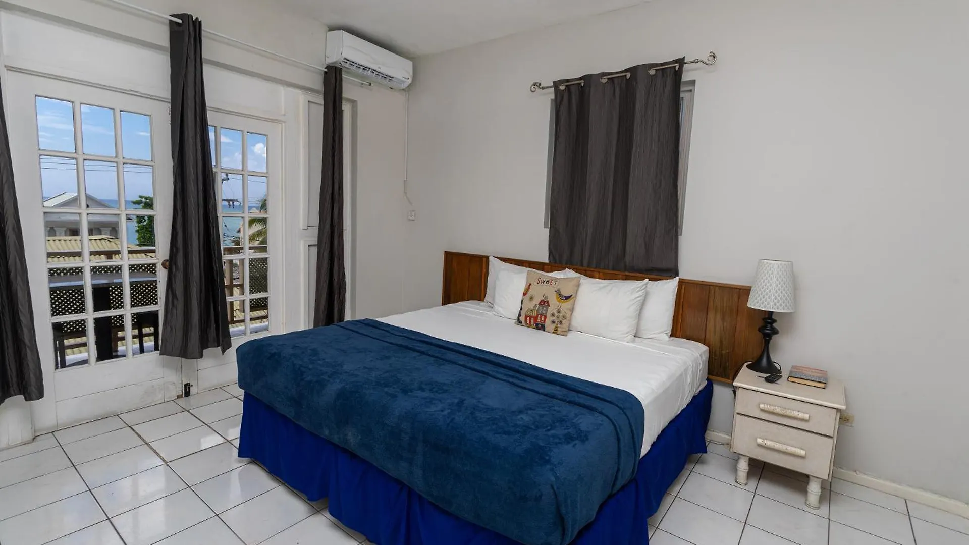 Caribic House Otel Montego Bay 2*,